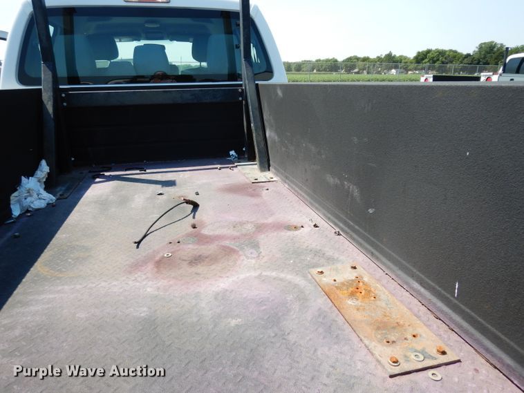 image for item DJ4381 2014 Ford F250 Super Duty XL  Crew Cab utility bed pickup truck