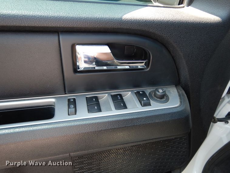 image for item DJ4382 2017 Ford Expedition EL  SUV