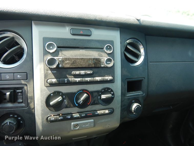 image for item DJ4382 2017 Ford Expedition EL  SUV