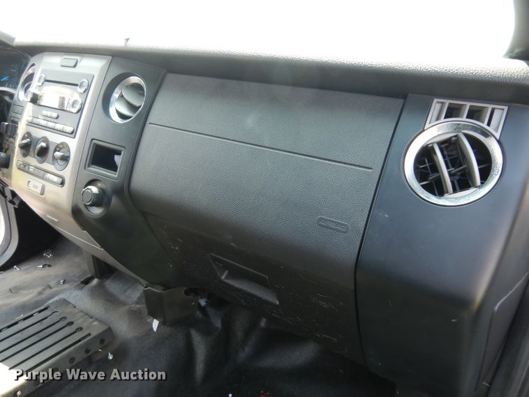 image for item DJ4382 2017 Ford Expedition EL  SUV