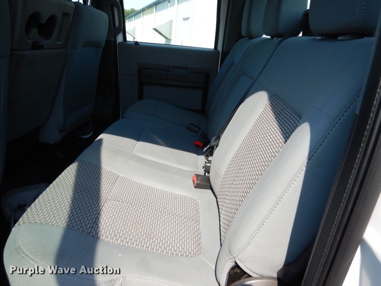 image for item DJ4383 2014 Ford F250 Super Duty XL  Crew Cab utility bed pickup truck