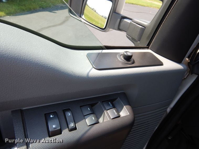 image for item DJ4383 2014 Ford F250 Super Duty XL  Crew Cab utility bed pickup truck