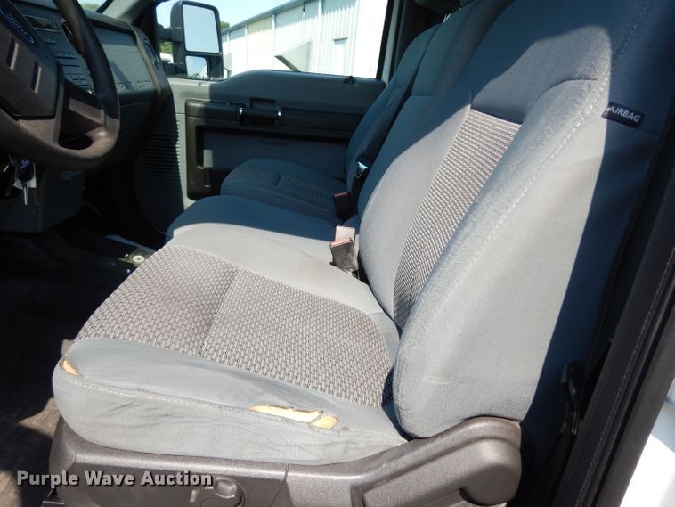 image for item DJ4383 2014 Ford F250 Super Duty XL  Crew Cab utility bed pickup truck