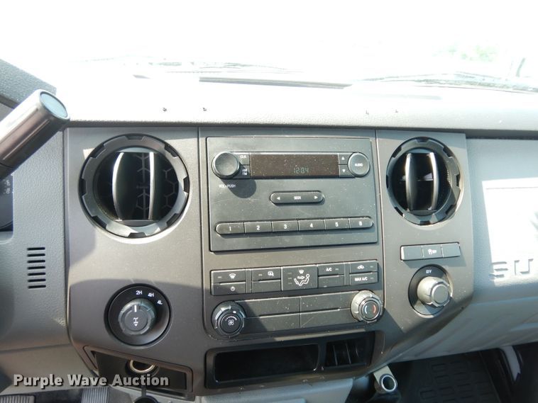 image for item DJ4383 2014 Ford F250 Super Duty XL  Crew Cab utility bed pickup truck