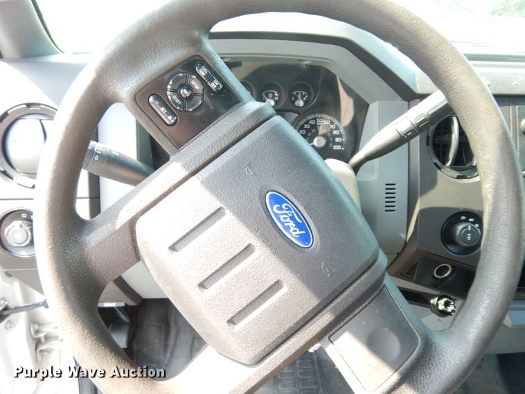 image for item DJ4383 2014 Ford F250 Super Duty XL  Crew Cab utility bed pickup truck