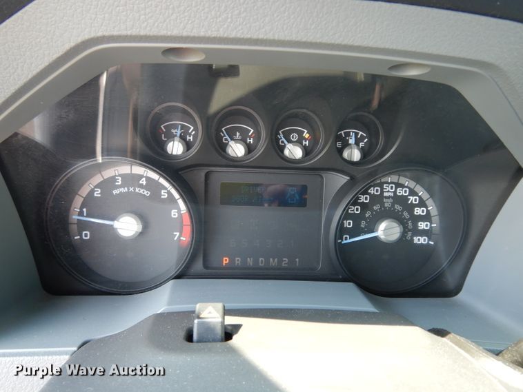 image for item DJ4383 2014 Ford F250 Super Duty XL  Crew Cab utility bed pickup truck