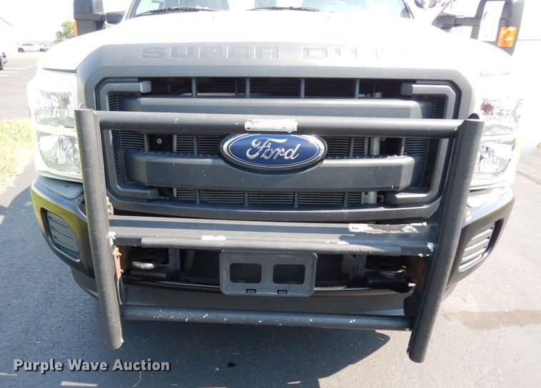 image for item DJ4383 2014 Ford F250 Super Duty XL  Crew Cab utility bed pickup truck