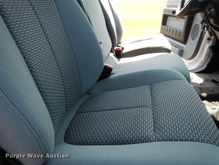 image for item DJ4383 2014 Ford F250 Super Duty XL  Crew Cab utility bed pickup truck