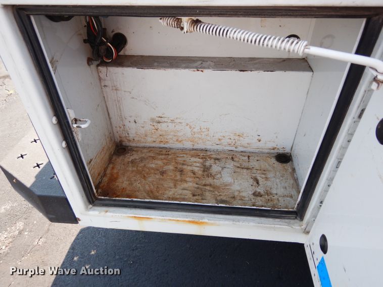 image for item DJ4383 2014 Ford F250 Super Duty XL  Crew Cab utility bed pickup truck