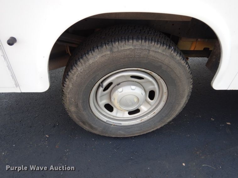 image for item DJ4383 2014 Ford F250 Super Duty XL  Crew Cab utility bed pickup truck