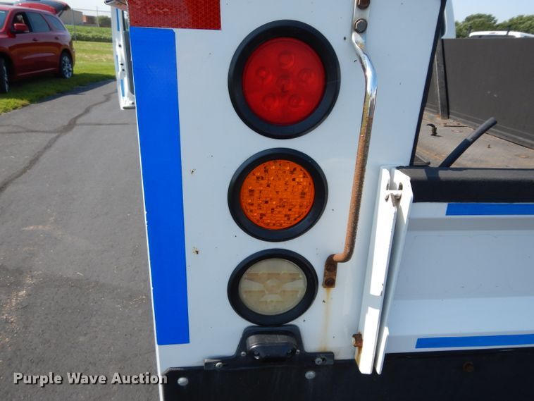 image for item DJ4383 2014 Ford F250 Super Duty XL  Crew Cab utility bed pickup truck