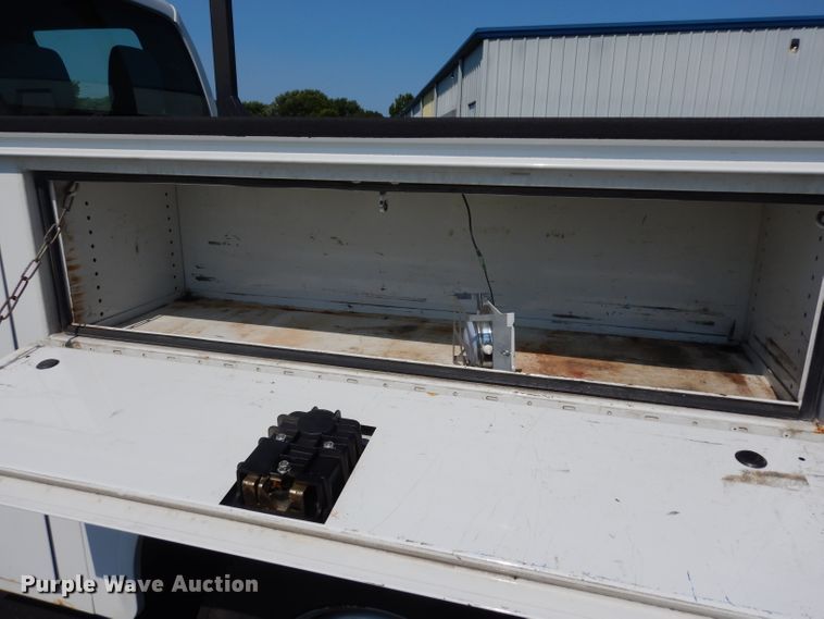 image for item DJ4383 2014 Ford F250 Super Duty XL  Crew Cab utility bed pickup truck