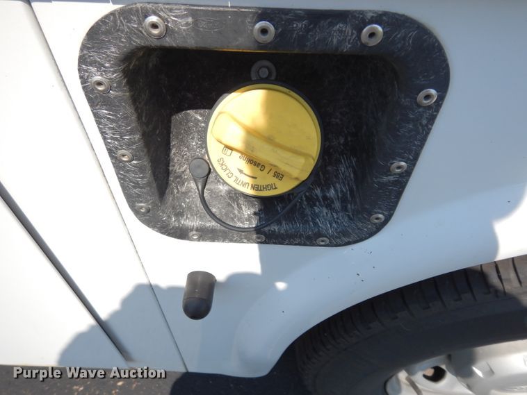 image for item DJ4383 2014 Ford F250 Super Duty XL  Crew Cab utility bed pickup truck