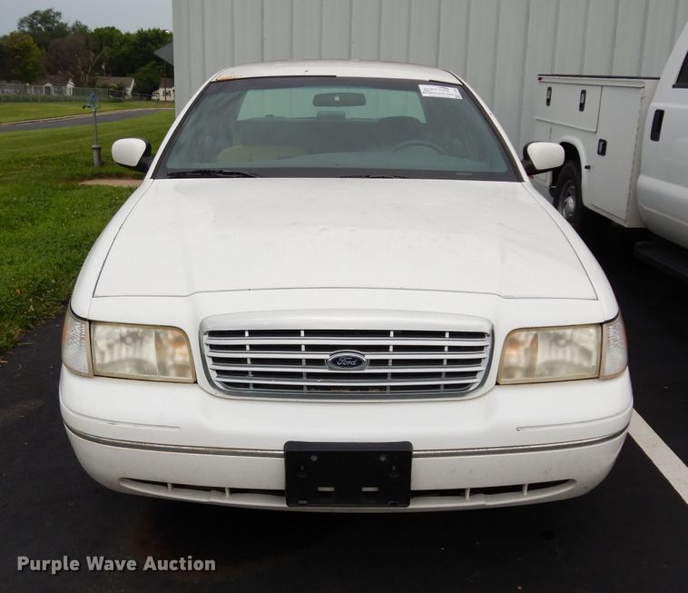 image for item DJ4384 2000 Ford Crown Victoria Police Interceptor