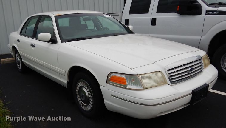 image for item DJ4384 2000 Ford Crown Victoria Police Interceptor