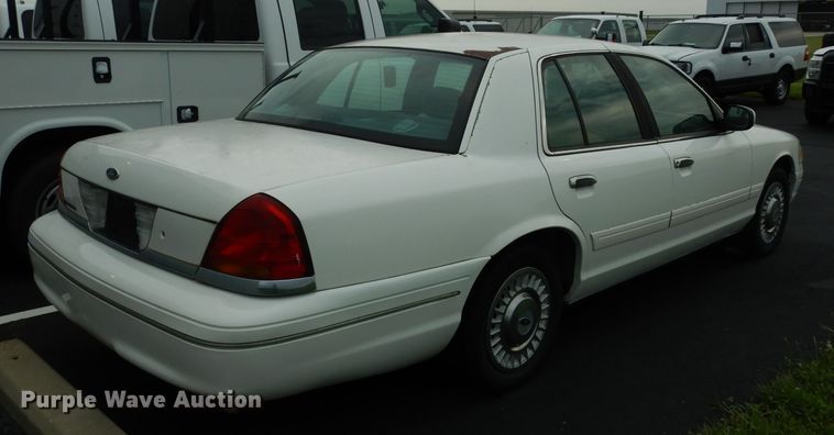 image for item DJ4384 2000 Ford Crown Victoria Police Interceptor