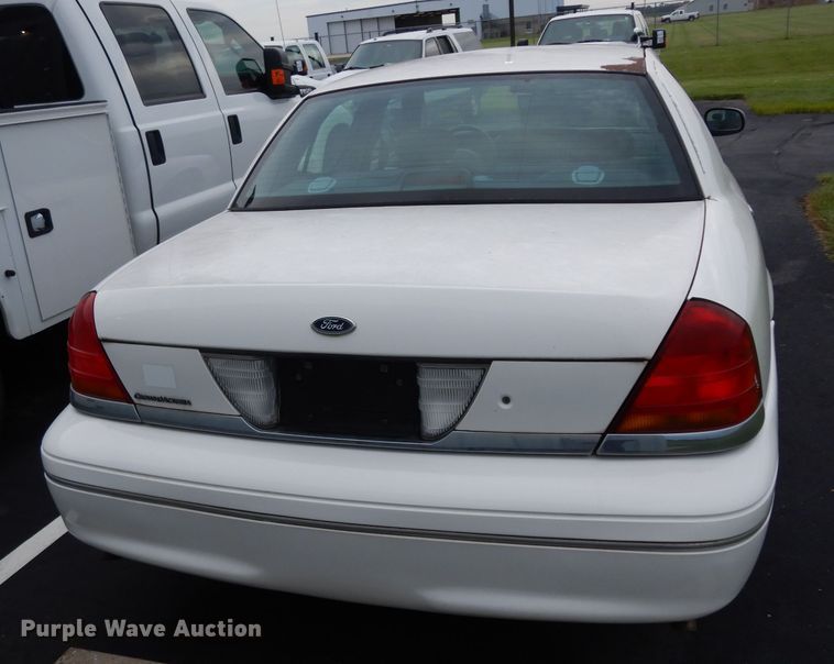 image for item DJ4384 2000 Ford Crown Victoria Police Interceptor
