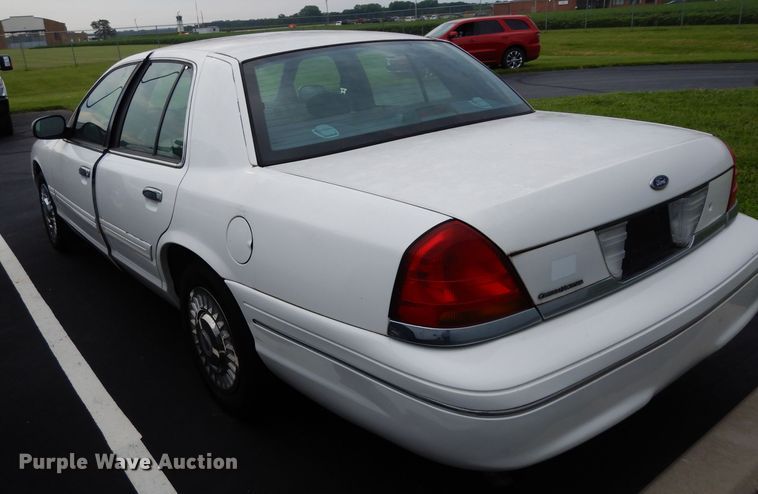 image for item DJ4384 2000 Ford Crown Victoria Police Interceptor