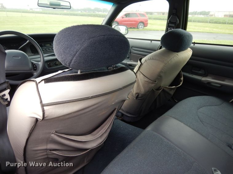 image for item DJ4384 2000 Ford Crown Victoria Police Interceptor