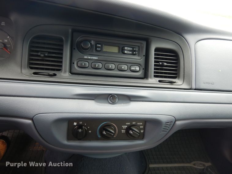 image for item DJ4384 2000 Ford Crown Victoria Police Interceptor