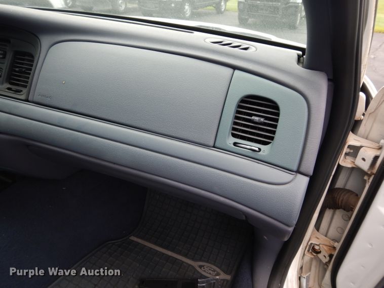 image for item DJ4384 2000 Ford Crown Victoria Police Interceptor