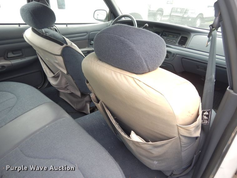 image for item DJ4384 2000 Ford Crown Victoria Police Interceptor