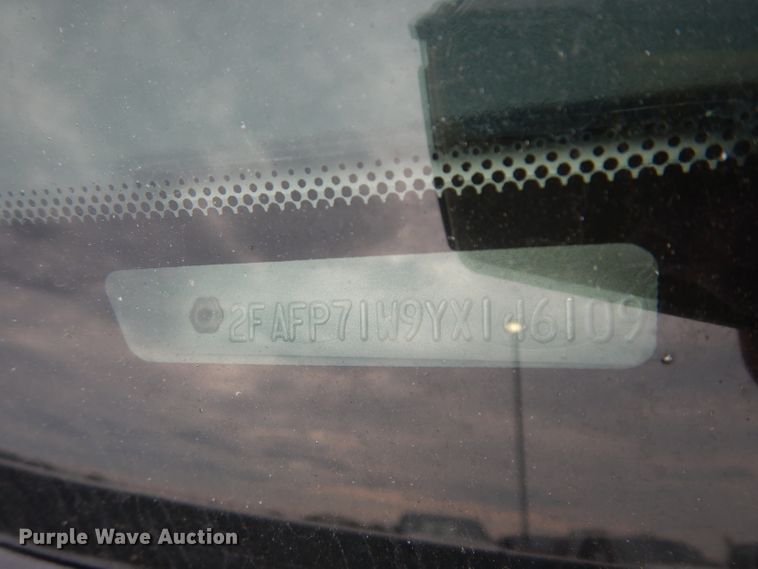 image for item DJ4384 2000 Ford Crown Victoria Police Interceptor