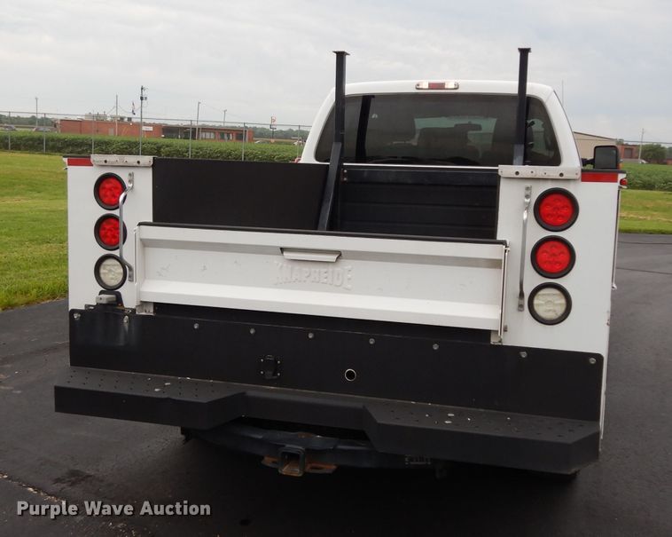 image for item DJ4385 2015 Ford F250 Super Duty  Crew Cab utility bed pickup truck