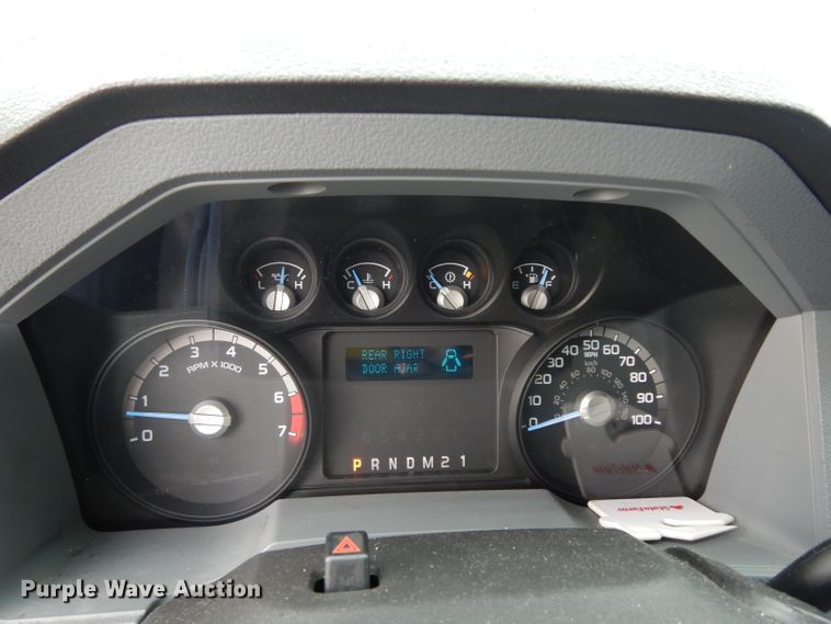 image for item DJ4385 2015 Ford F250 Super Duty  Crew Cab utility bed pickup truck