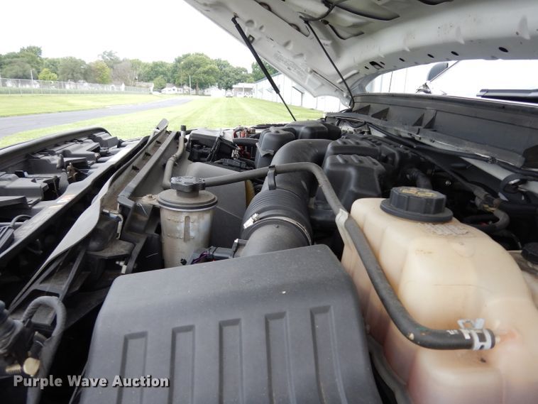 image for item DJ4385 2015 Ford F250 Super Duty  Crew Cab utility bed pickup truck