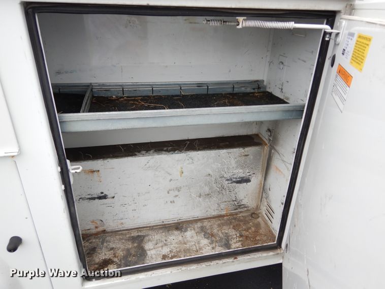 image for item DJ4385 2015 Ford F250 Super Duty  Crew Cab utility bed pickup truck