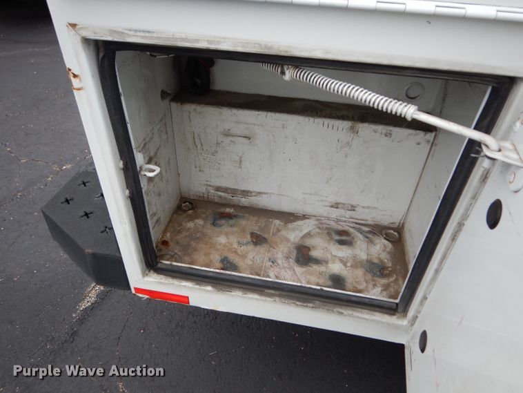 image for item DJ4385 2015 Ford F250 Super Duty  Crew Cab utility bed pickup truck