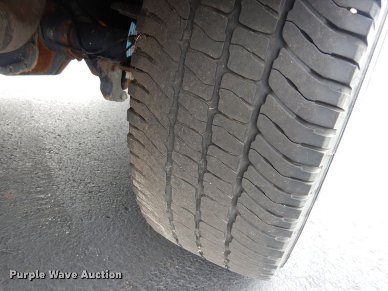 image for item DJ4385 2015 Ford F250 Super Duty  Crew Cab utility bed pickup truck