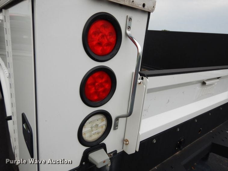 image for item DJ4385 2015 Ford F250 Super Duty  Crew Cab utility bed pickup truck