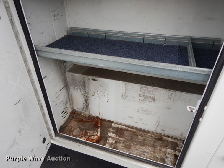 image for item DJ4385 2015 Ford F250 Super Duty  Crew Cab utility bed pickup truck