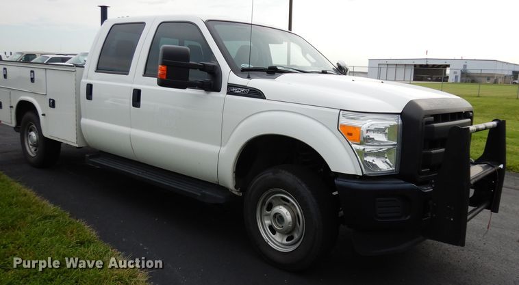 image for item DJ4386 2015 Ford F250 Super Duty XL  Crew Cab utility bed pickup truck