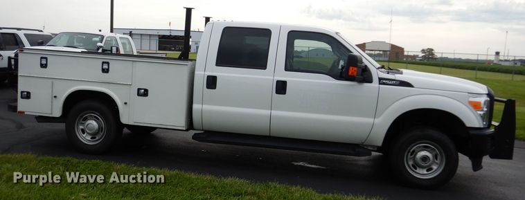 image for item DJ4386 2015 Ford F250 Super Duty XL  Crew Cab utility bed pickup truck