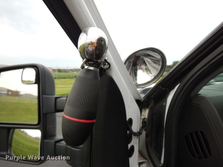 image for item DJ4386 2015 Ford F250 Super Duty XL  Crew Cab utility bed pickup truck