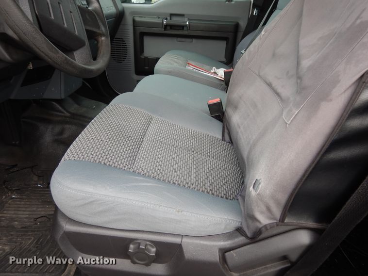 image for item DJ4386 2015 Ford F250 Super Duty XL  Crew Cab utility bed pickup truck