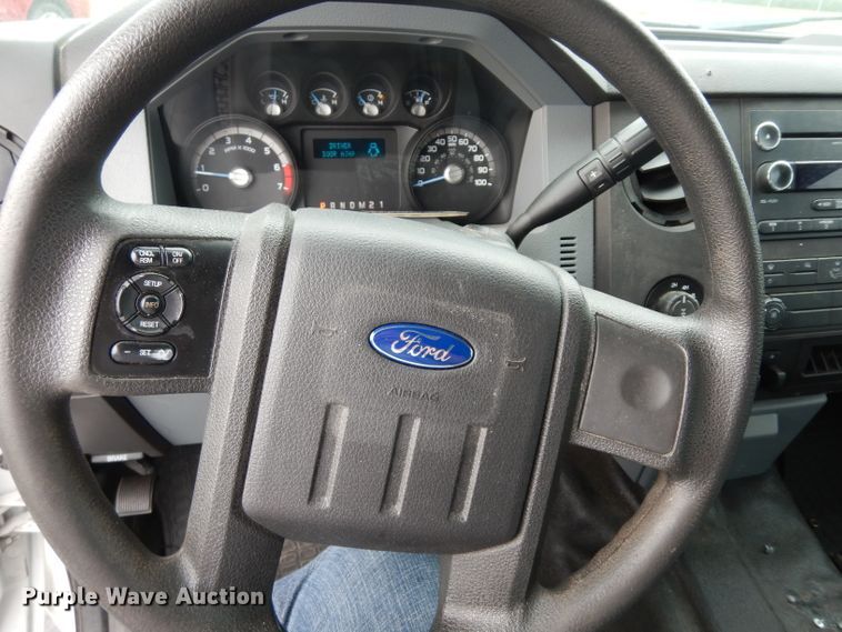 image for item DJ4386 2015 Ford F250 Super Duty XL  Crew Cab utility bed pickup truck