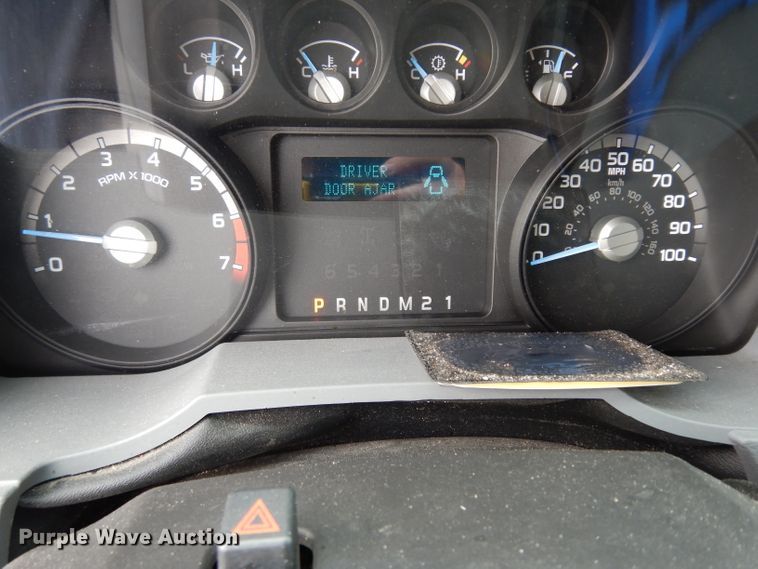 image for item DJ4386 2015 Ford F250 Super Duty XL  Crew Cab utility bed pickup truck