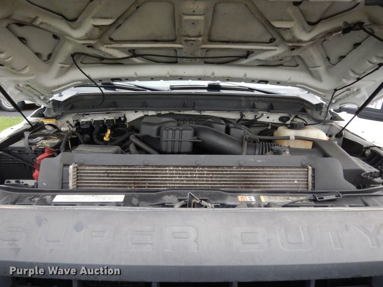 image for item DJ4386 2015 Ford F250 Super Duty XL  Crew Cab utility bed pickup truck