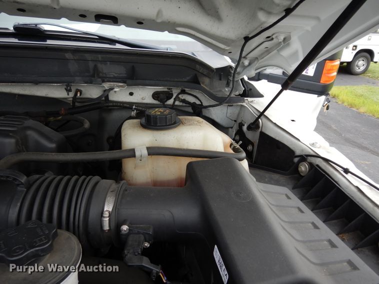 image for item DJ4386 2015 Ford F250 Super Duty XL  Crew Cab utility bed pickup truck