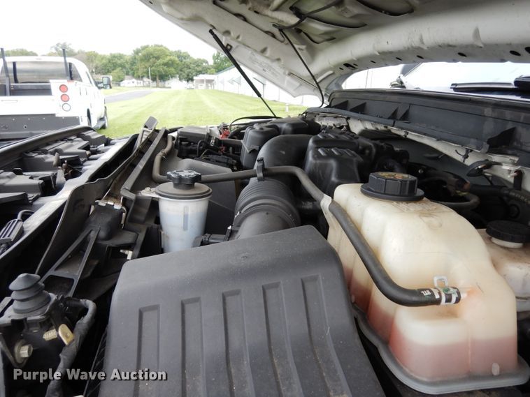 image for item DJ4386 2015 Ford F250 Super Duty XL  Crew Cab utility bed pickup truck