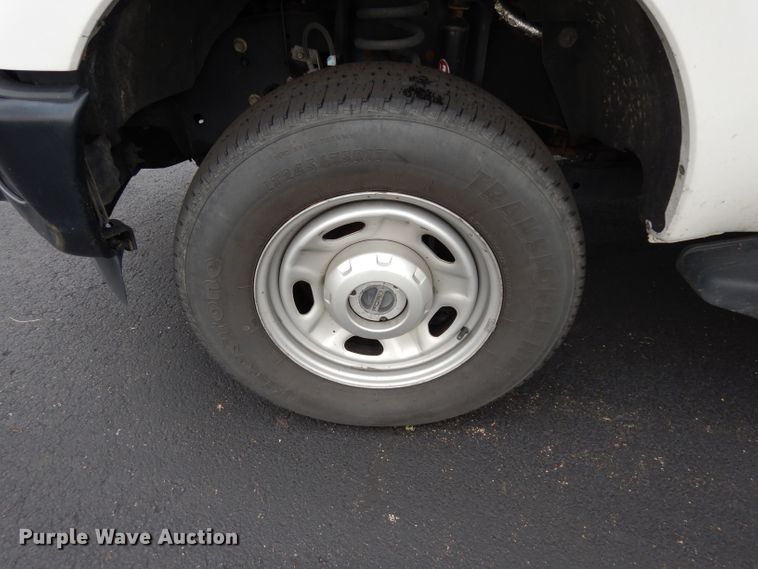 image for item DJ4386 2015 Ford F250 Super Duty XL  Crew Cab utility bed pickup truck