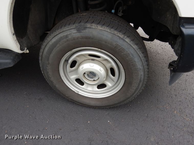 image for item DJ4386 2015 Ford F250 Super Duty XL  Crew Cab utility bed pickup truck