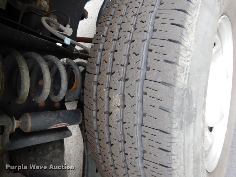 image for item DJ4386 2015 Ford F250 Super Duty XL  Crew Cab utility bed pickup truck