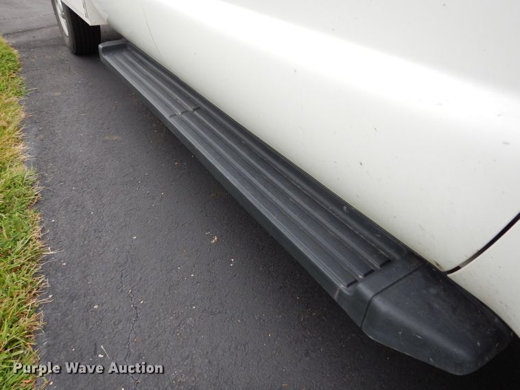 image for item DJ4386 2015 Ford F250 Super Duty XL  Crew Cab utility bed pickup truck