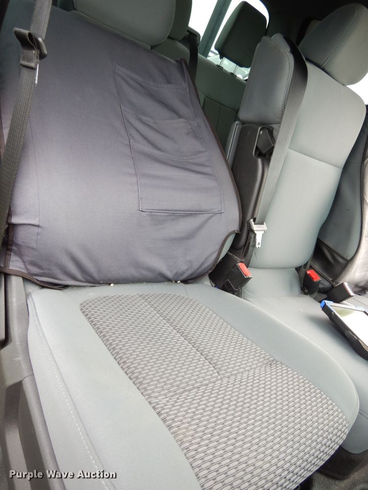 image for item DJ4386 2015 Ford F250 Super Duty XL  Crew Cab utility bed pickup truck