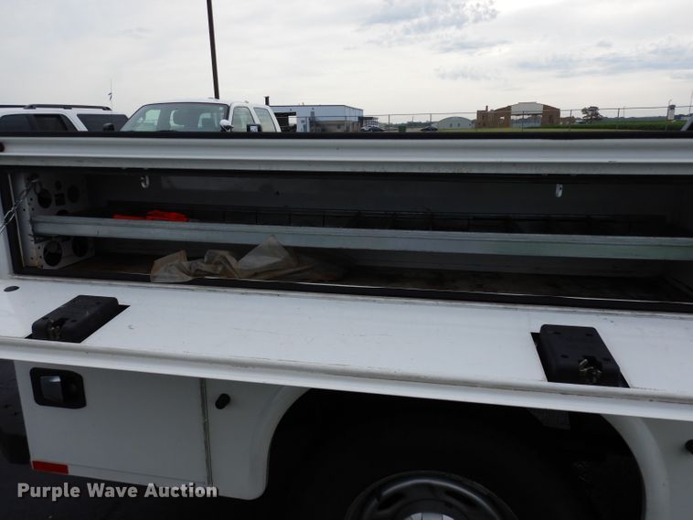 image for item DJ4386 2015 Ford F250 Super Duty XL  Crew Cab utility bed pickup truck